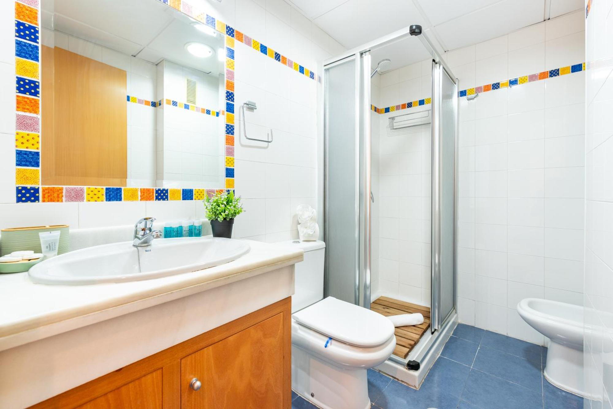 Wintowinrentals Quiet Apartment, Good Location, Free Parking Malaga Ngoại thất bức ảnh